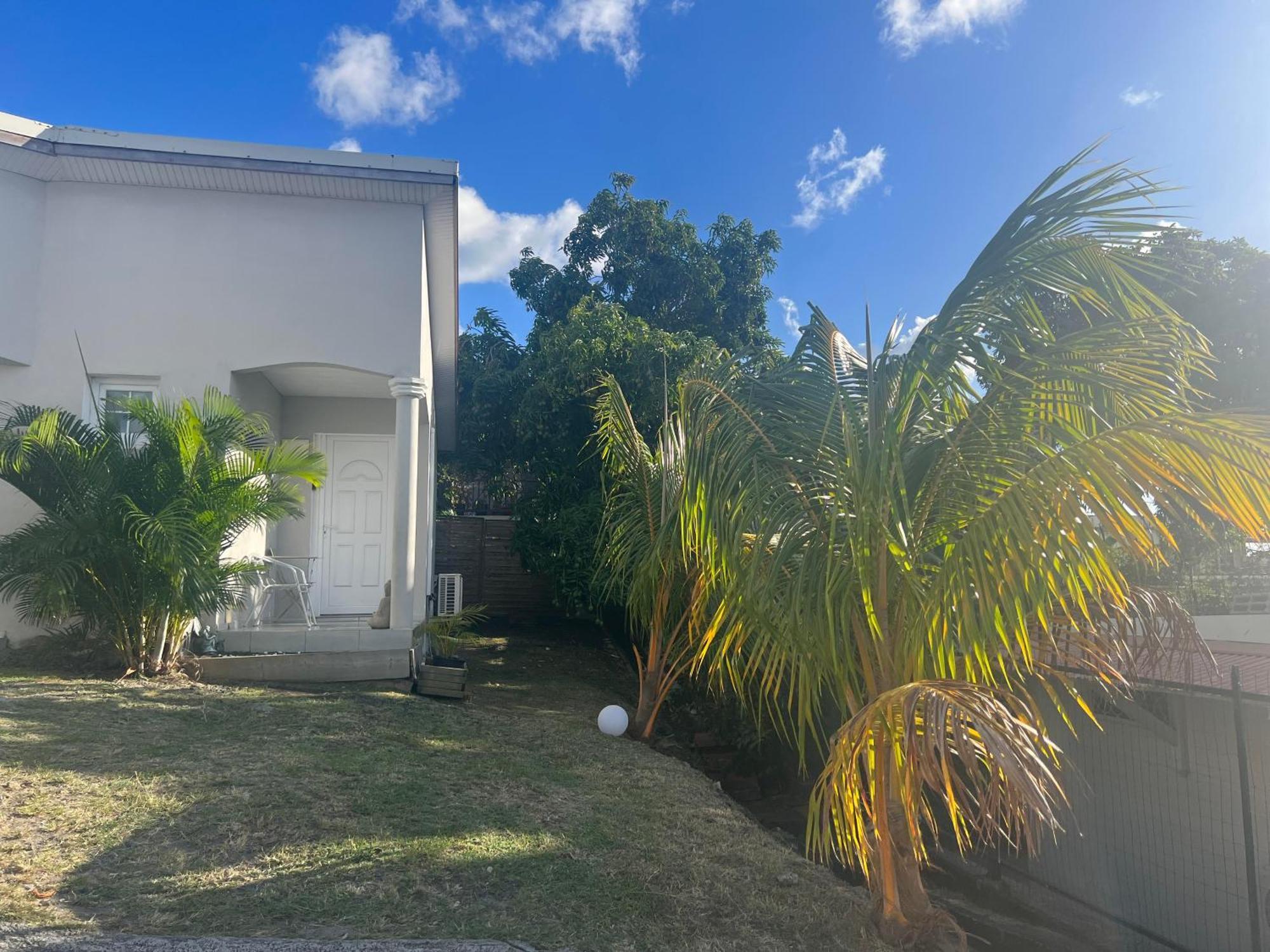 Skys Location Pakehina Bed & Breakfast Schoelcher Exterior foto